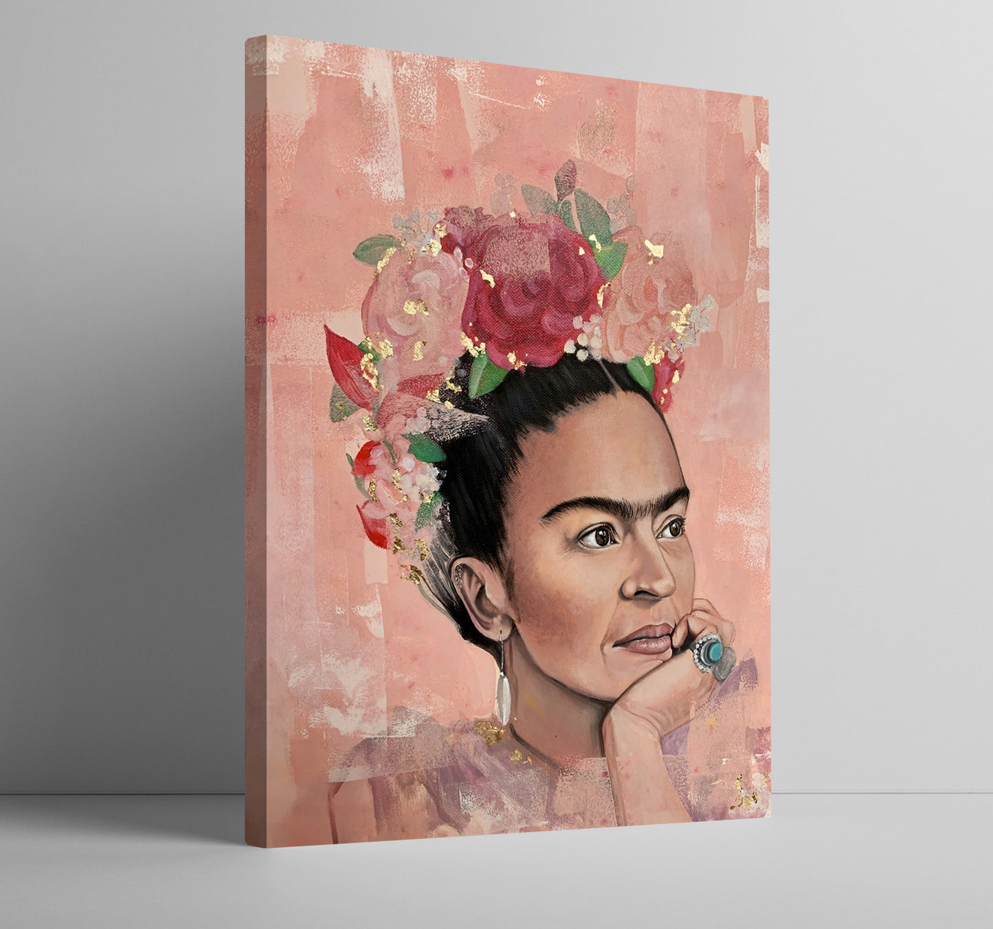 Frida Khalo en rosa pastel